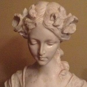 Meet your Posher, Dahlia